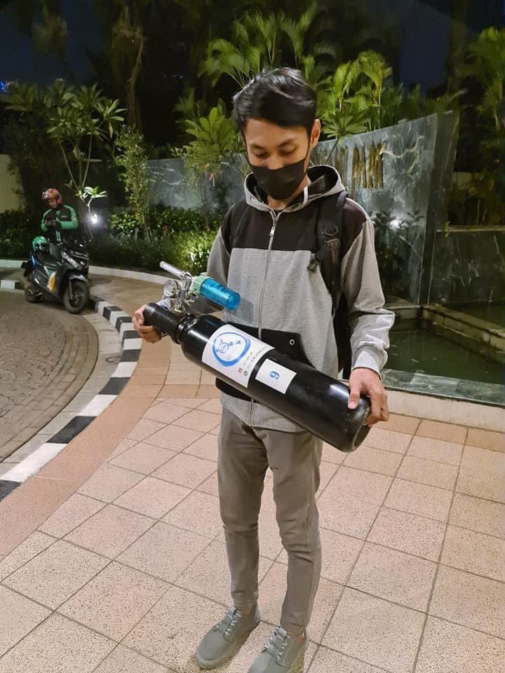 o2can_id's tweet photo. #KisahTabung

3 hari kemarin adl hari yg menakjubkan bagi O2CAN. Begitu byk orang  baik menyumbangkan sebagian rejekinya u/ membantu sesama. 

Sejak hari Sabtu - Senin, baik dari donasi uang maupun tabung O2CAN mdptkan tabung #7 #8 #9 dan #10. LUAR BIASA!
#O2CAN
#pemburuoksigen https://t.co/lNcsyCP5hI