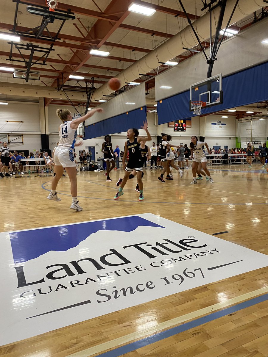 BrynnPrice19's tweet photo. Competed in the @USJN Mountain Madness Tournament this weekend going 4-1! Had an amazing summer with @JamColorado and am ready to play with @RHSLadyHoops! Thank you to all my coaches and teammates @jeffneal11 @kinsey_trujillo @HessReyleigh https://t.co/AzD8W1ZRXF