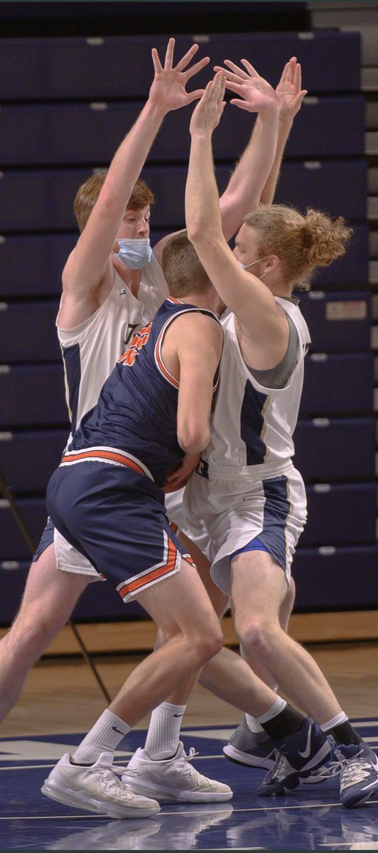 TrineThunderMBB's tweet photo. Happy birthday to senior Griffin Lorimer! #GetGriffed https://t.co/AyakWU6DcC