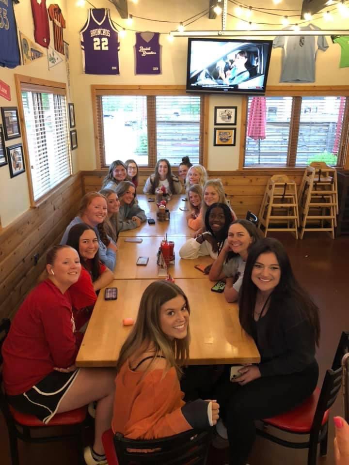 FinesseKish's tweet photo. After a great team dinner, the Finesse Kish is ready to start bracket play tomorrow morning VS LLG Elite - Corn at the Firelake Ball Fields (field 1) at 10:00am https://t.co/fVYjDMKALy