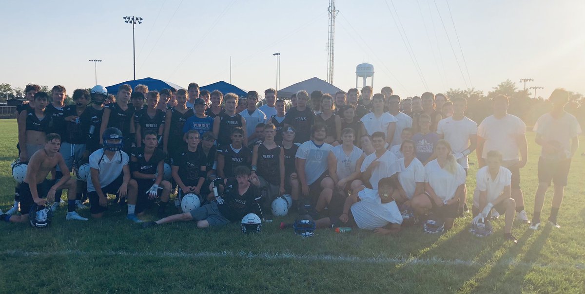 Great day of competition with that team up north, one of our biggest rivals, and then broke bread together.

#OCFB
#GCFB
#rivalsandfriends 
#BattleForEagleCreek 
<a href="/AthleticsGC/">WILDCATS Athletics</a>