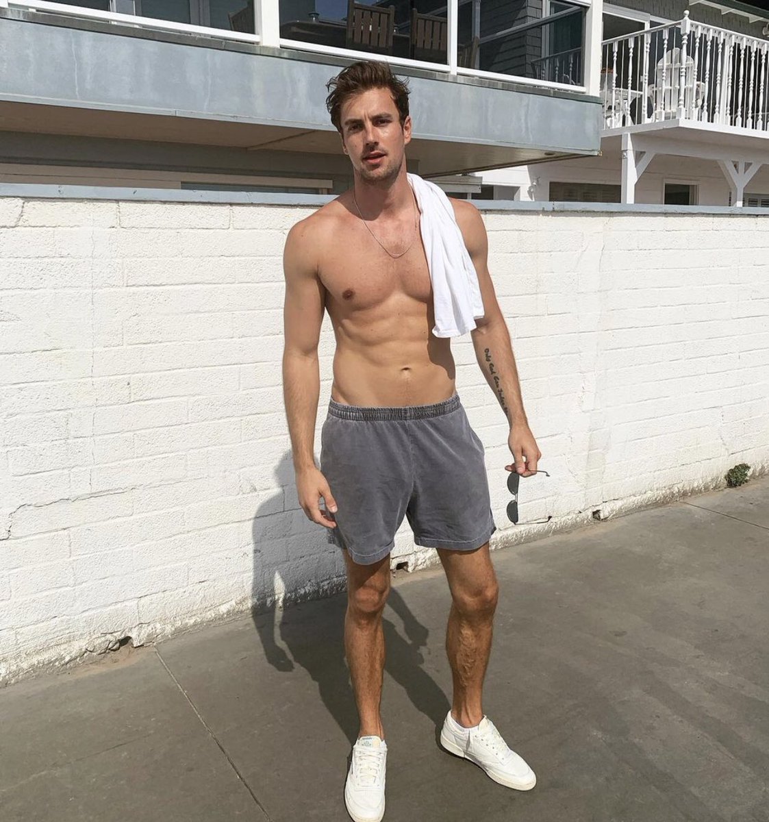 Sunny Cali beach walk