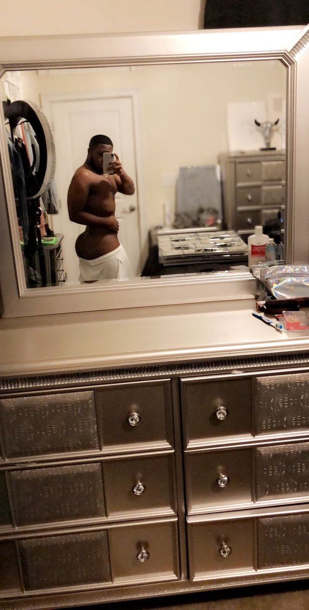 swagg_daddy_c's tweet photo. The Face               The Body 
                 😈💕🔥 https://t.co/52iUOfAQwy