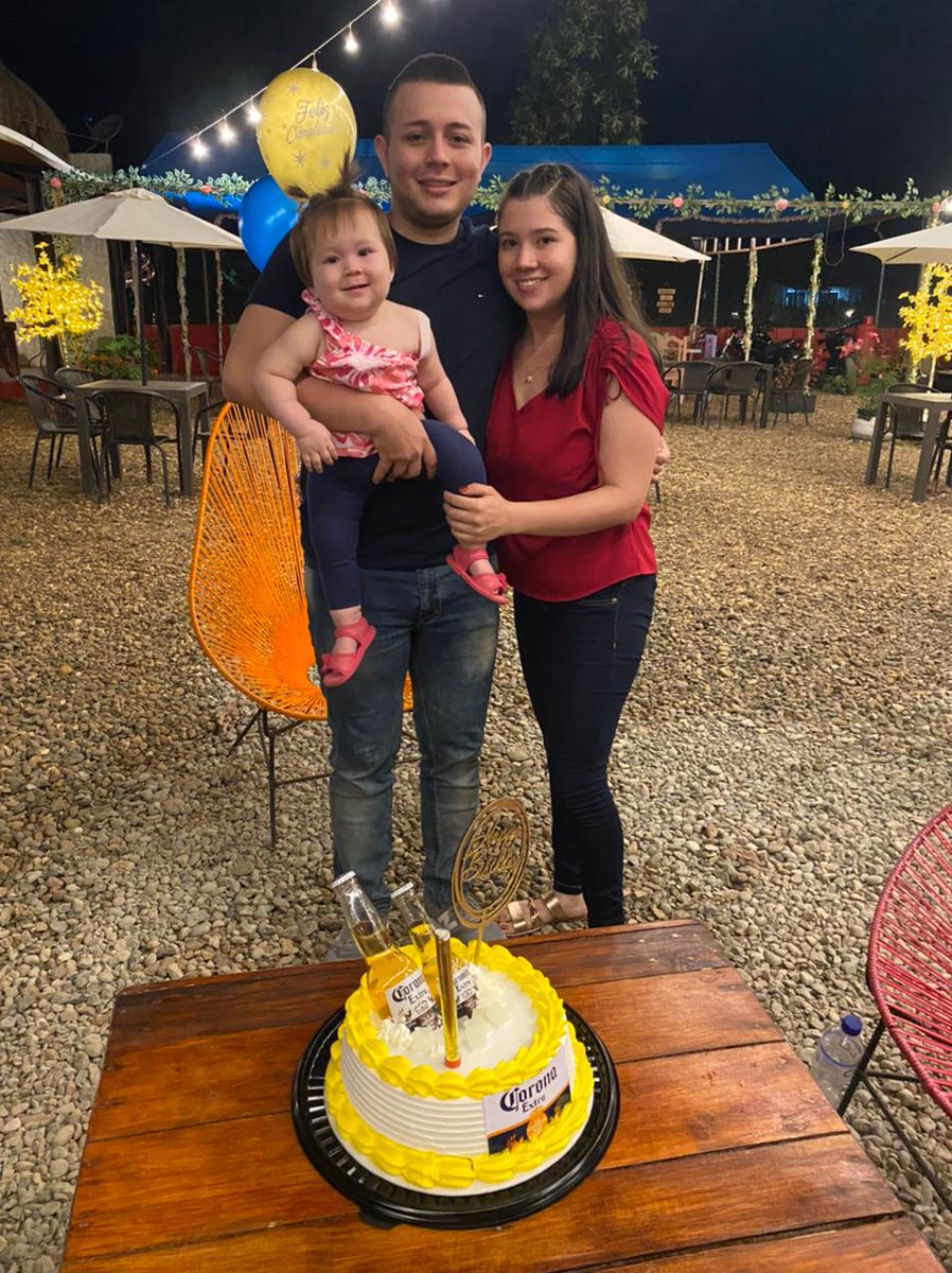 Daniela_s01's tweet photo. 2017//2021 👫❤👨‍👩‍👧🥰 https://t.co/HWL0QUH7b1