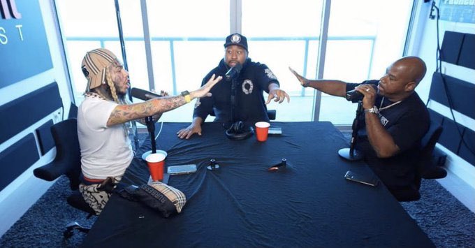 MixCartel's tweet photo. 6IX9INE, AKADEMIKS &amp; WACK 100 POST MIAMI MEETING TO INSTAGRAM https://t.co/fryUBQHHtG