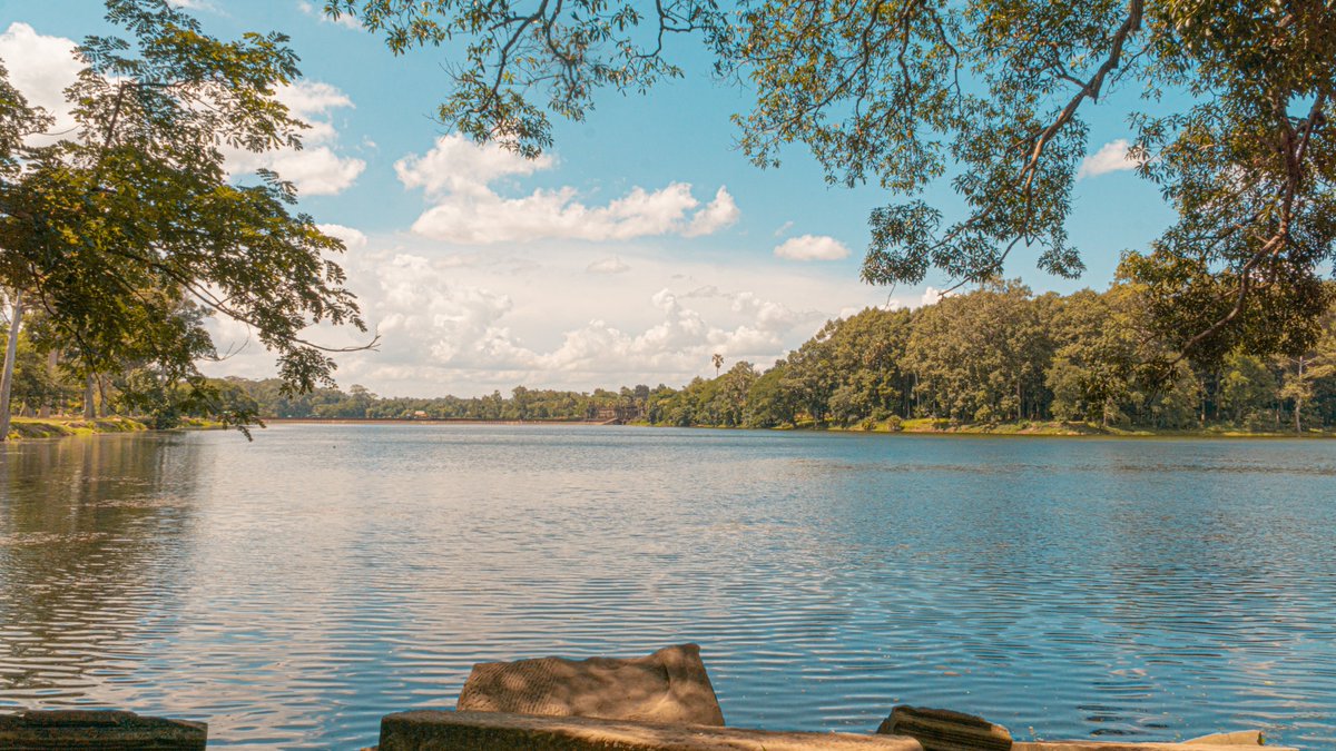 AngkorTrinity's tweet photo. Besides witnessing the architectural monuments all eyes are on the tropical tall huge trees which sharing home in Angkor Archaeological Park, creating an inevitably perfect spot to explore with the camera at just the ready.
🇰🇭🌺Bon voyage🌺🇰🇭!
#Wheretovisit | #WorldHeritageSite https://t.co/0RYCAzpSm5