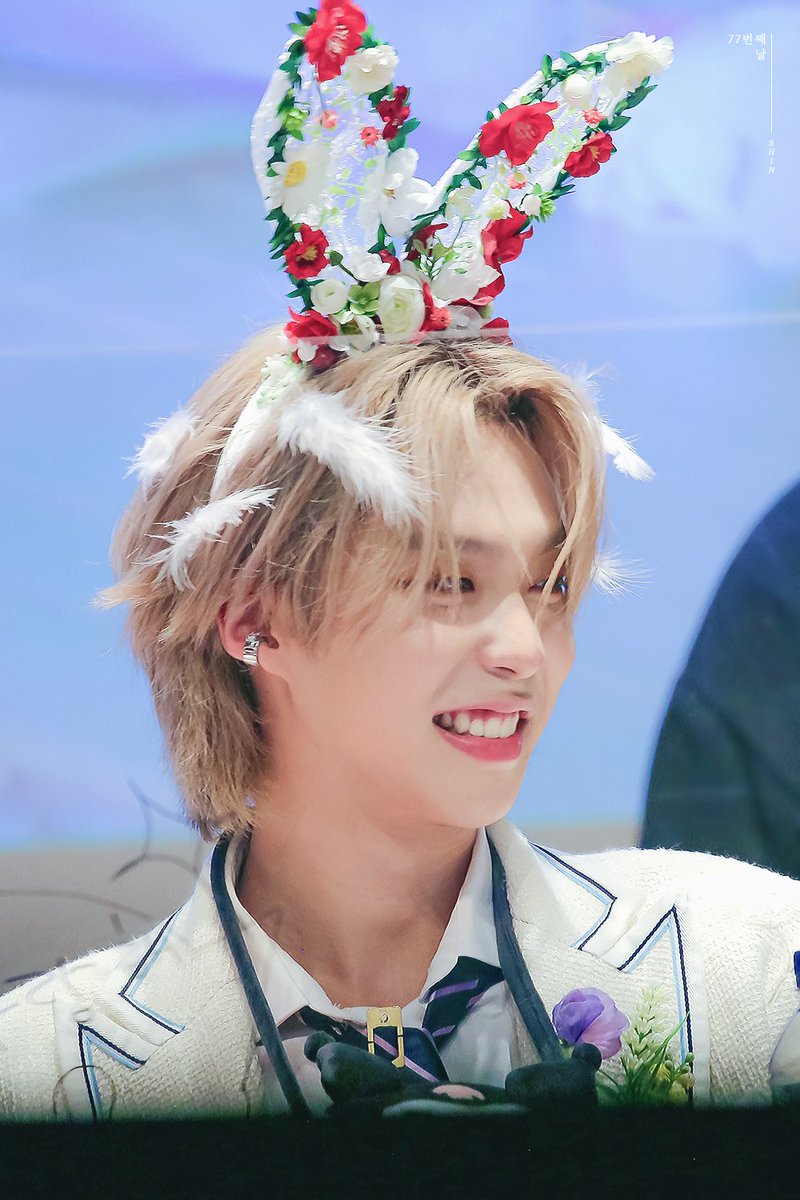 The77thDAY's tweet photo. 210626 동자아트홀 팬싸인회

충격! 천사실존🥰
#SHIN #GHOST9 #이신 #고스트나인 #77번째날 https://t.co/UXKiKiEs88