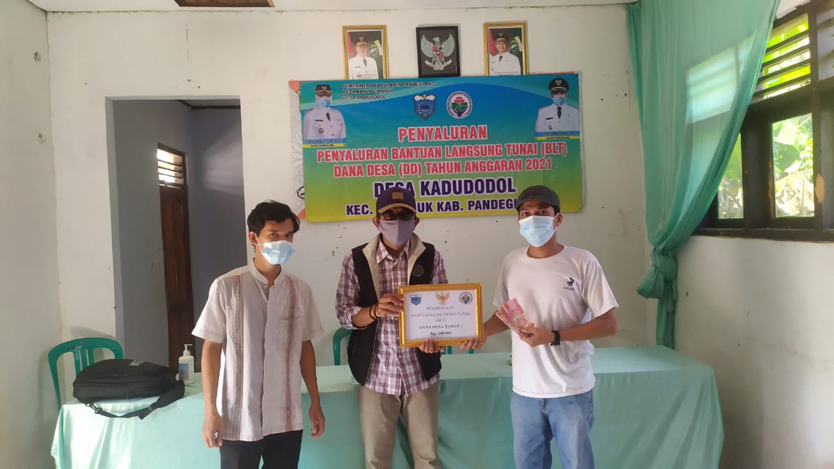 Muhamma68970512's tweet photo. TPP Kab. Pandeglang Banten siap mengawal percepatan Penyaluran Dana BLT Dana Desa
#BLTDanaDesa

@jokowi 
@halimiskandarnu
@Kemendespdtt
@malik_haramain
@imansyukri
@taufikmadjid71
@yusradaridesa 
@azzameldzikrie 
@tppkemendes https://t.co/BSGCsm7yqF