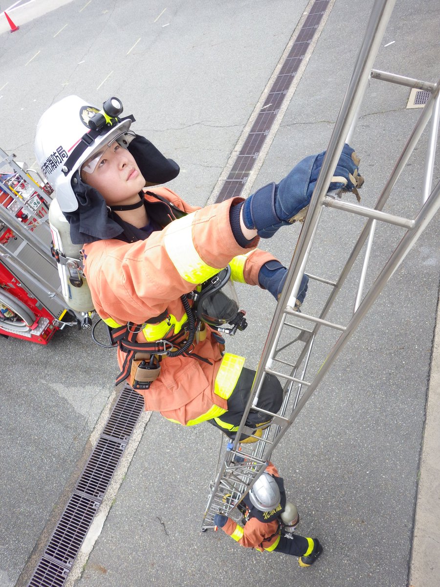 神戸市消防局 9月9日 救急の日 番組告知第1弾 消防士達がとうとう テレビ番組 を作ってしまいます 宣伝用のポスターを描くのは 絵で救える命もある と語る 消防士 藤原春門 番組チャンネル情報 9 9 木 00 23 J Comチャンネル 地