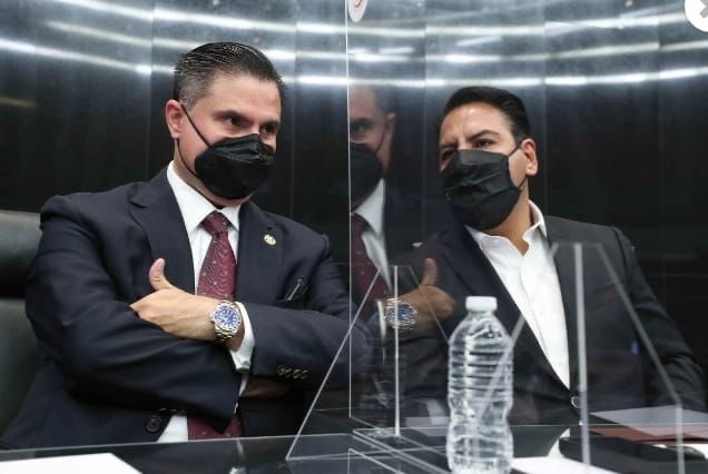 PenaNederJI's tweet photo. Hoy con el presidente del senado. https://t.co/bGTnASUoaU