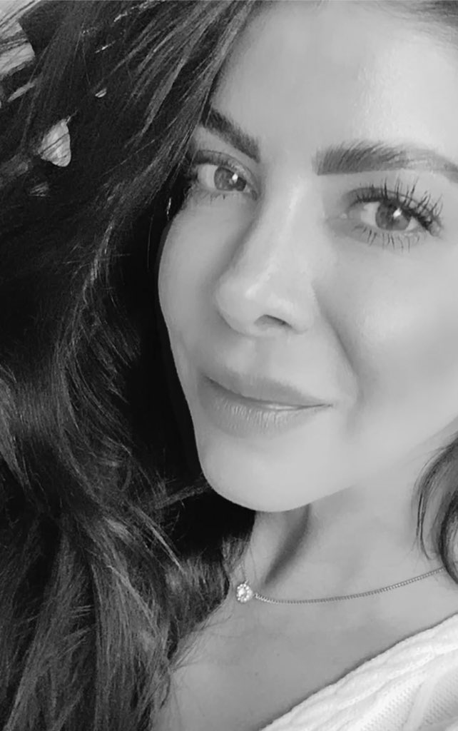 Se puede fingir todo lo que uno quiera, pero una mirada siempre lo confesará todo….
#amorincondicional #10años