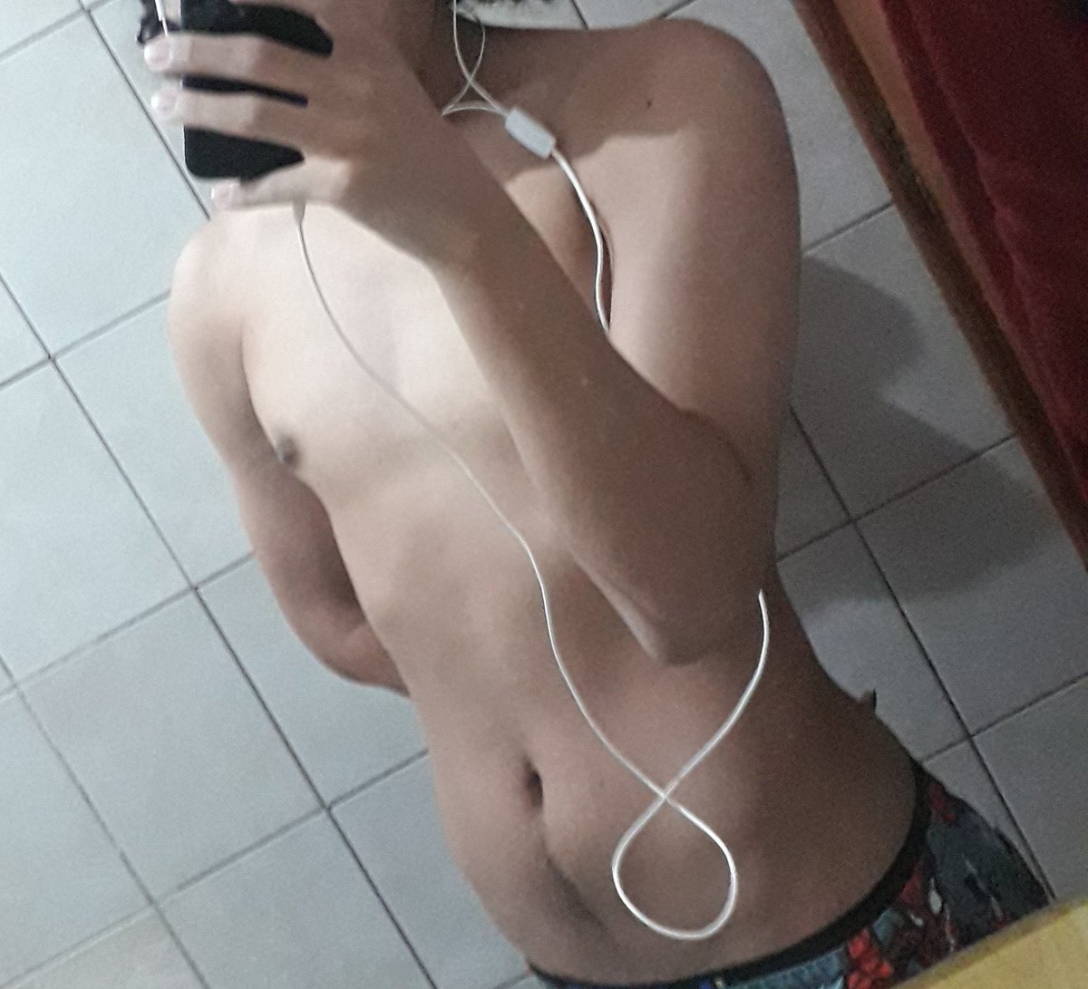 _justlee's tweet photo. reacao https://t.co/7tADqutPPX