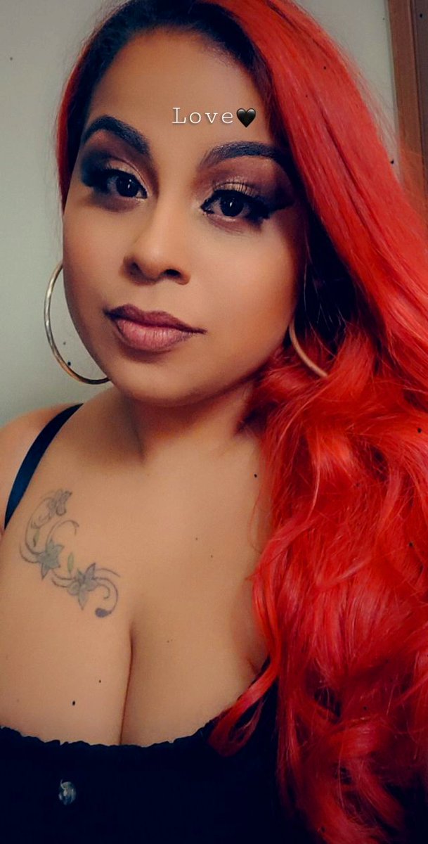 shes_so_unique's tweet photo. The last time I uploaded a selfie was in 2016 and I was still in my 20s. Here I am now... glowing in my 30s. #glowup #sweetthang #boricua #redhead #potd #selflove #hellotwitter #imback https://t.co/N2cwjyXGOv