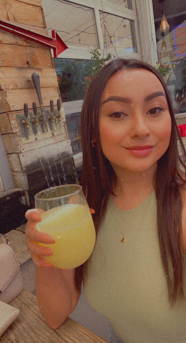 gisellemarrquez's tweet photo. girls trip photo dump https://t.co/l19q92w0M9