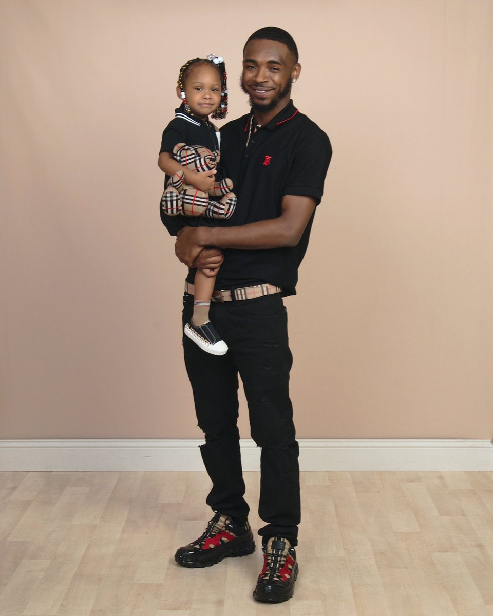 RTG_90s's tweet photo. There’s this girl that stole my heart, she calls me daddy 😊♥️🖤🧸 https://t.co/AJbl6tIxnu