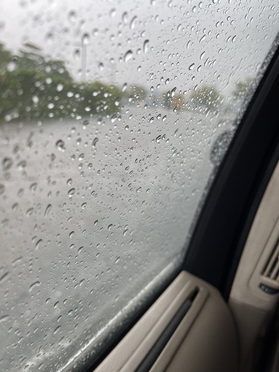 sanjeevpasricha's tweet photo. After one shower the Delhi Roads get water logged . Is Delhi infrastructure ready to face the future .. https://t.co/PIvfVRr6i5