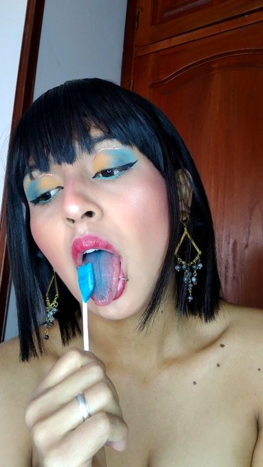 Mmmmm de todos los colores del mundo tu elegiste azul y yo me puse feliz de ponerme en cu4tro porque<a href="/tag/model"class="tags"><span>#model</span></a><a href="/tag/latina"class="tags"><span>#latina</span></a><a href="/tag/onlyfans"class="tags"><span>#onlyfans</span></a><a href="/tag/girlhot"class="tags"><span>#girlhot</span></a>