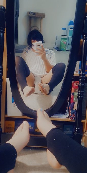2 pic. I'm chubby ;-;
#gay #femboy #femboyfeet #feet #trap https://t.co/KsXeZ4I3yz