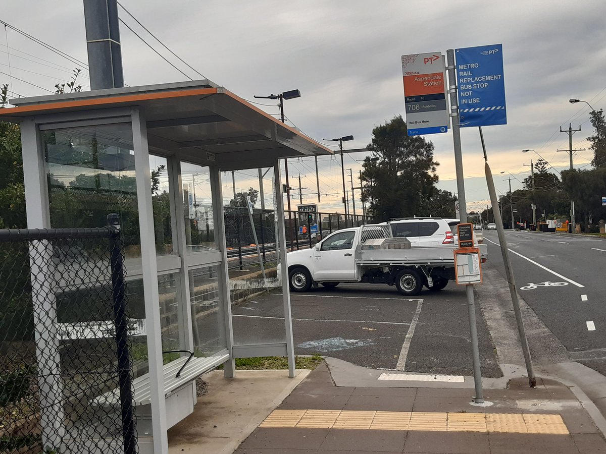 craig_halsall's tweet photo. Among various teething problems with #Longbeach community shuttle during #FrankstonLine @levelcrossings works, sign at #Aspendale suggests City-bound stop is on Station St, when it's on Nepean Hwy
@metrotrains can you get this fixed ASAP please? https://t.co/uEx6HmgdLc