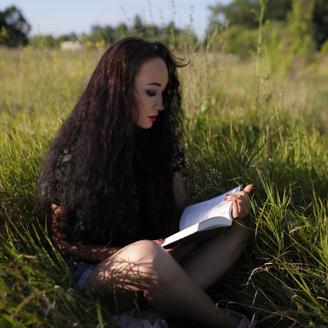 1488Katrin's tweet photo. Каждый человек — открытая книга, которую можно уметь читать.Как говорил один великий детектив: «Вы смотрите, но не наблюдаете».#психология #lifestyle #ульяновск
#blogger #me #hair #love #girls
#amazing #лайфстайл #ulsk #книга #beauty #даожизни #отношения #photo #beautiful #life https://t.co/TmtDz7ZLfl