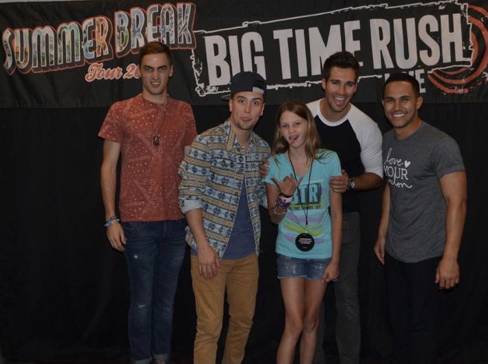 shaidchick's tweet photo. @bigtimerush is not ready to see 21-year-old, 8 months pregnant Shai in Chicago. 🤪💖 #round2 https://t.co/siQfoAl1VH
