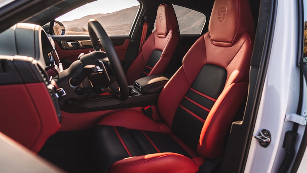 Mashele333's tweet photo. The new Porsche Cayenne Turbo GT https://t.co/npMLNH8vid
