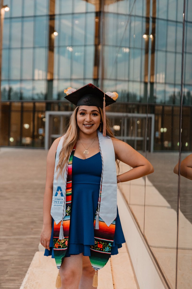 _yosoypaula's tweet photo. Yes I graduated a year, and yes I’m finally getting my pictures so here are some of my favs ✨ 

#UTAgrad
#Classof2020
#EducatedLatina https://t.co/bz8MRUITeX