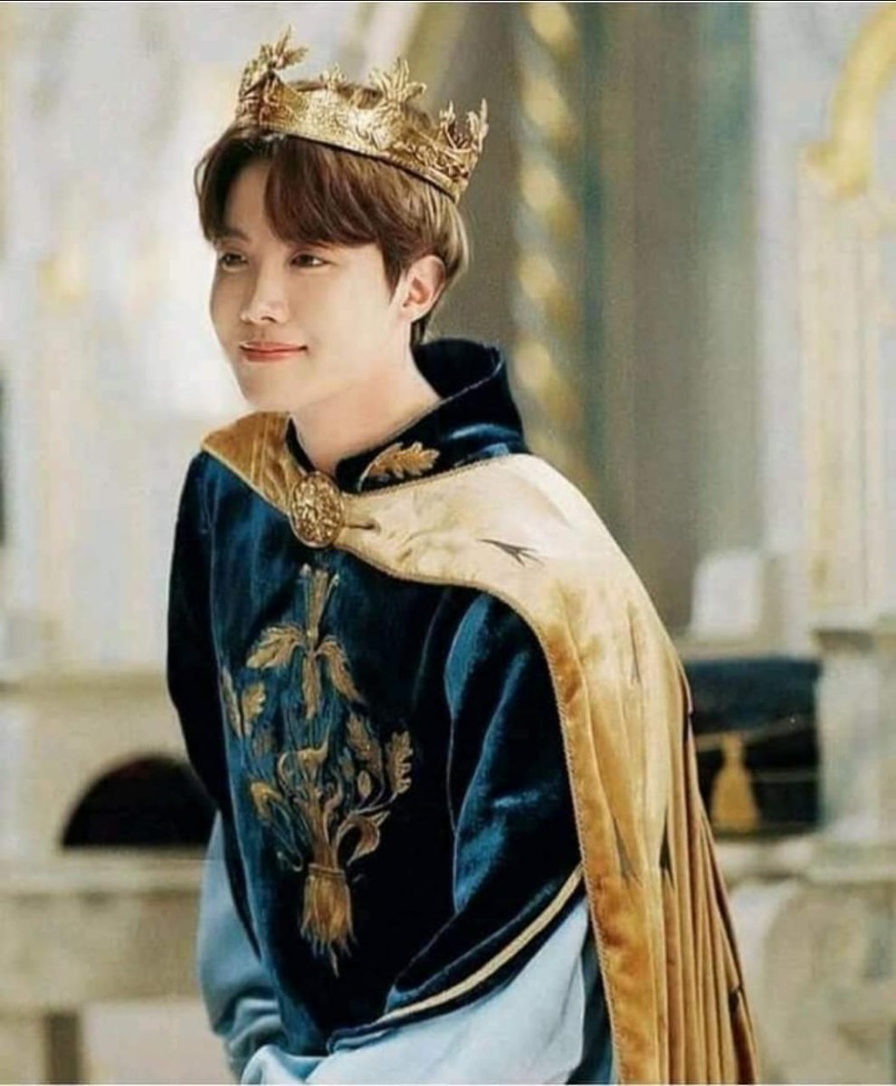 GJambhurkar's tweet photo. @BIGHIT_MUSIC @bts_bighit He looks so good 💜 https://t.co/s1n5Zsgxm2