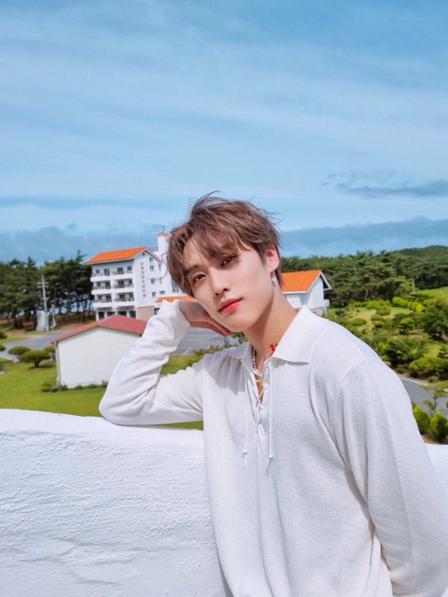 thoughtsonjacob's tweet image. I’m going feral