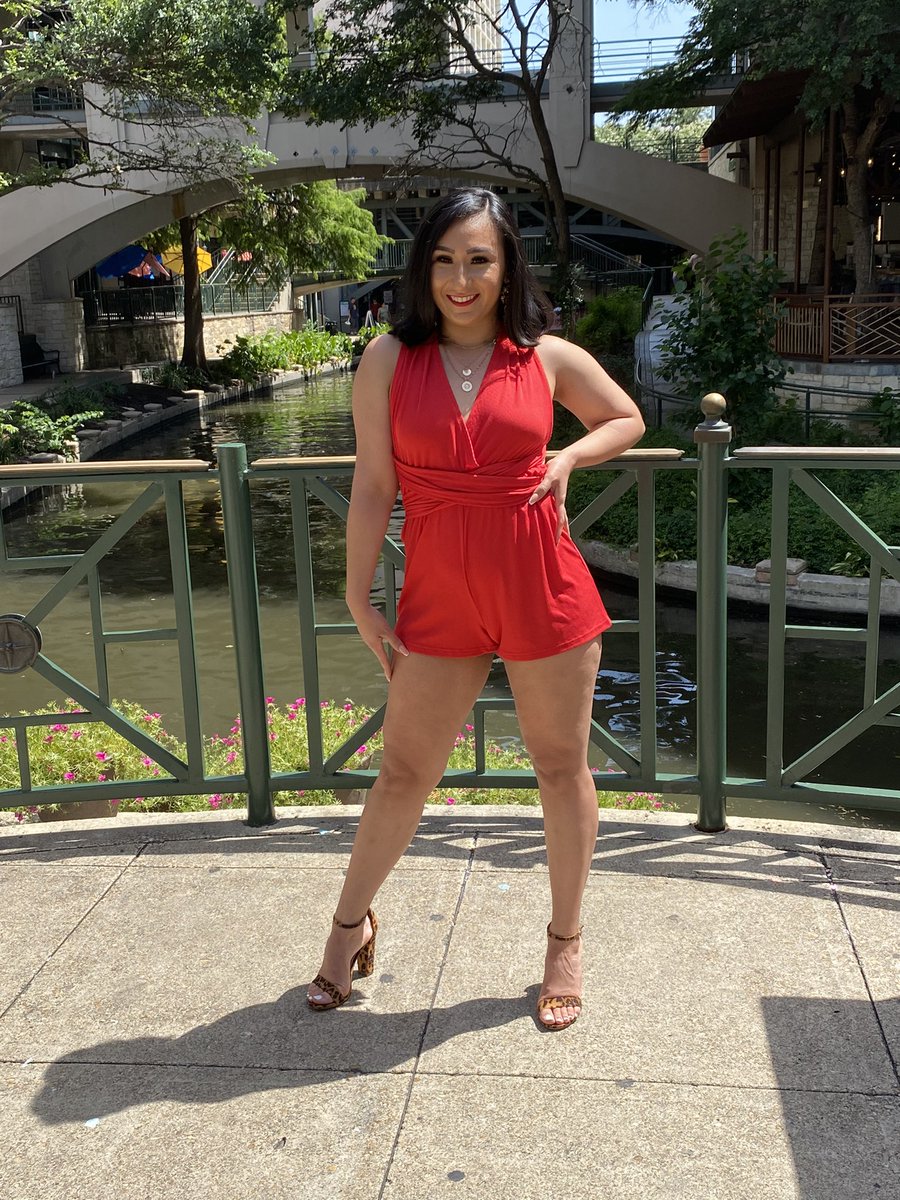 julietmgonzalez's tweet photo. Leo Season is the BEST Season ♌️ 💅🏼
24, Let’s Get It 🥳💋
#LeoSzn #BdayFlow #KobeYear #BirthdayQueen https://t.co/xrnu1BNiN9
