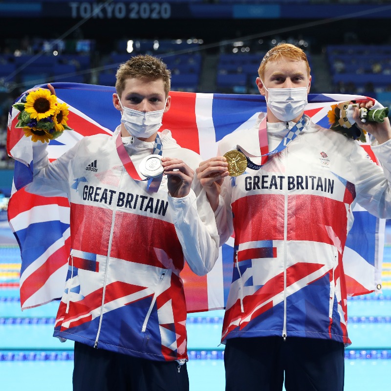 TeamGB's tweet photo. #TeamGB's first Olympic swimming one-two since 1908 🙌

A remarkable double in the pool for @tomdean00 🥇 and @Dunks_Scott 🥈

#Tokyo2020