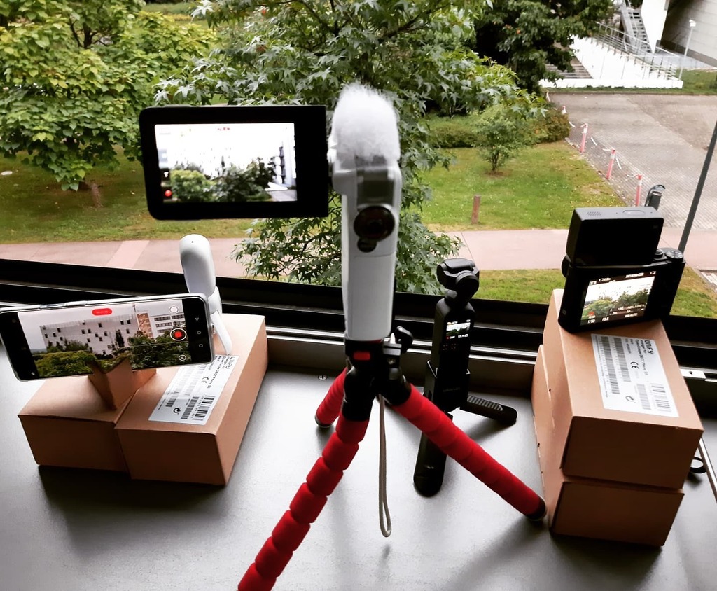 wax7de's tweet photo. Timelaps am Morgen. Wie viele Kameras sind das? 😁 https://t.co/uJGNWTFtQG https://t.co/TyUjX1Y3rs