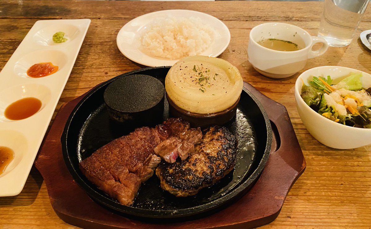 ShintaKameoka's tweet photo. 新たなステーキ&ハンバーグの店『MEAT EAT UP↑』が先日オープンしたと聞き早速ヨドバシ裏の怪しい一角へ。
これが予想外に美味かった!
吉祥寺の歴史を知る話好きのマスターとも吉祥寺話しで盛り上がる。
ここは定期ランチ決定やね。
近所に『ニシムラ』もあるけどどちらも頑張れ。
#MEATEATUP https://t.co/xfj48IFuz6
