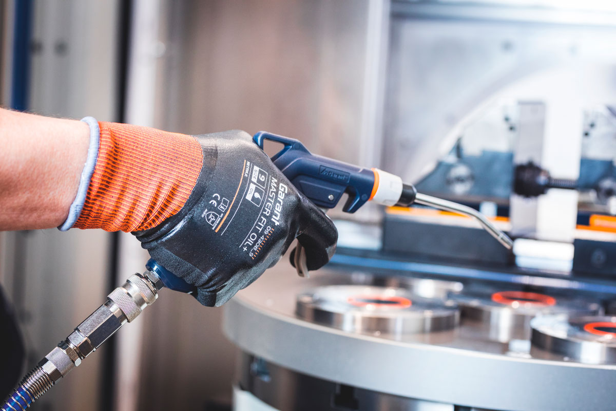 Guanti antitaglio: una scelta che richiede attenzione. Scopri i nostri suggerimenti → fal.cn/3h1eH
#dpi #guantiantitaglio #sicurezzasullavoro #hoffmanngroup #hoffmannitalia