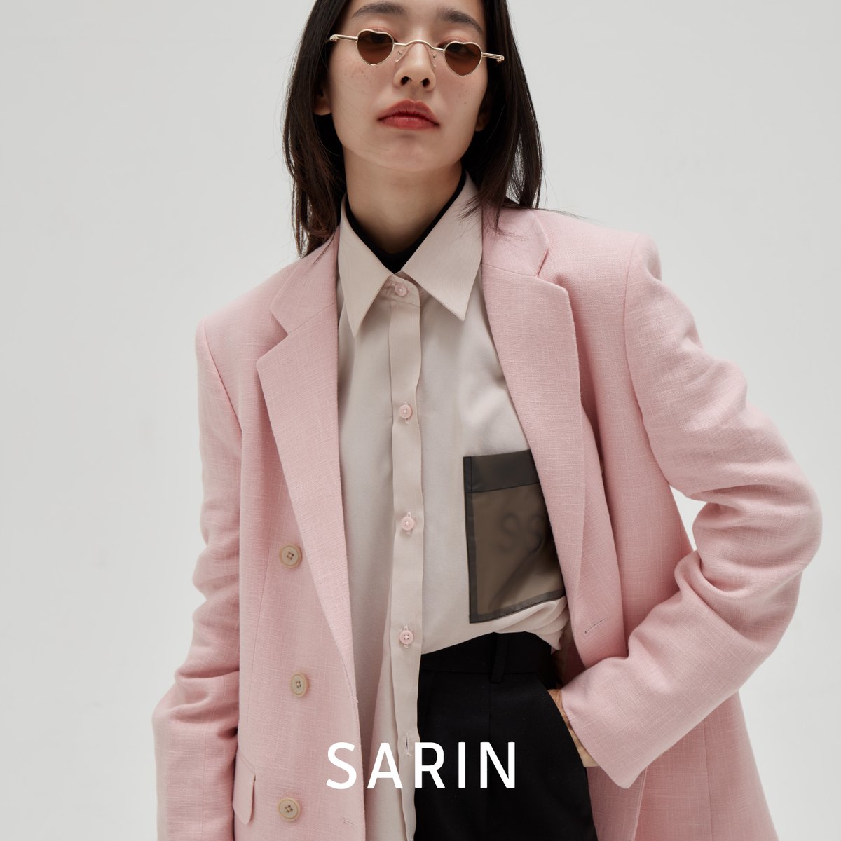 วันอังคารสีชมพู ไอเลิฟยูคือทุกวัน 💗 

#sarin #sarinofficial #shirt1110
#sarinshirt #layerblazer #สวัสดีวันอังคาร 
IG • sarin.official