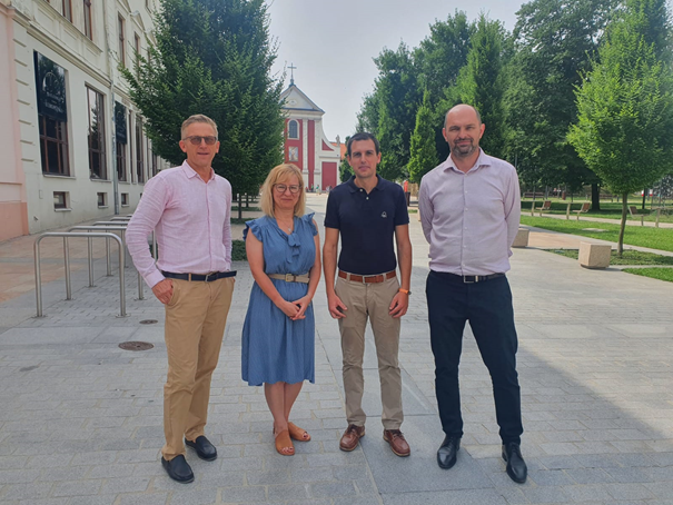 WUmlub's tweet photo. W dniach 12-16.07.2021r., w ramach programu Erasmus+, w mury naszej Alma Mater zawitał profesor Daniel Mayorga Vega, dydaktyk i naukowiec działający na Uniwersytecie w Jaen (Hiszpania). https://t.co/xwvPNoXFon