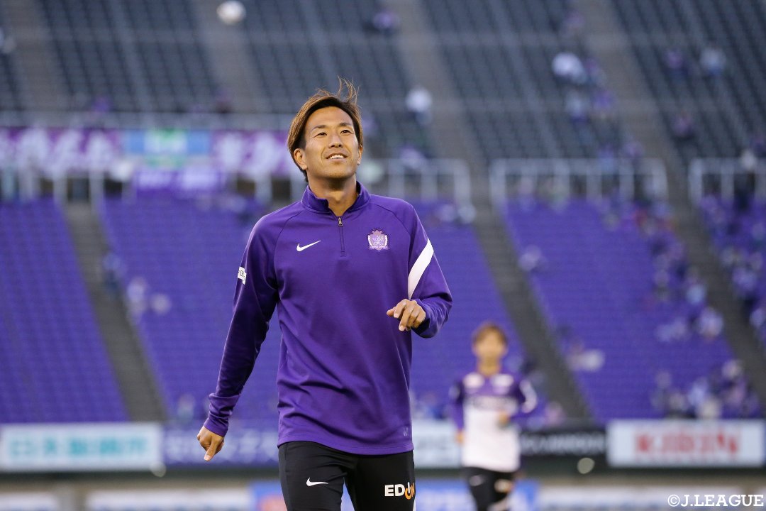 J_League's tweet photo. 🎂HAPPY BIRTHDAY🎂

本日、7月28日は
#サンフレッチェ広島
#柏好文 選手の34歳の誕生日です✨

柏選手
おめでとうございます🎉

@sanfrecce_SFC
 
#Ｊリーグ https://t.co/ii1Yx6b2Pn