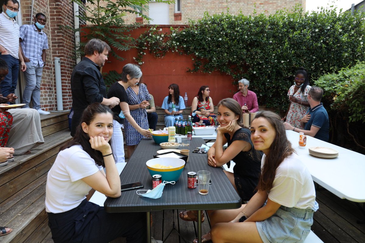 hopeningfr's tweet photo. Grillades, soleil, chaleur...La semaine dernière était parfaite pour réunir nos collaborateurs et quelques clients afin de partager avec eux un bon BBQ et leur souhaiter, à tous, un très bel été ☀️🐚 

#Hopener #générosité https://t.co/CGQfp8kJkC