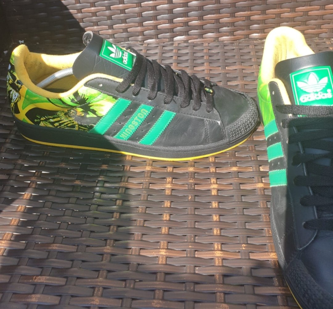 adiFamily_'s tweet image. For Sale

#adidas #Kingston #HalfShell

Size UK11

Something totally different, toeboxes need a glue and bit of TLC, but plenty of life and no wear to soles

£30 all in

Please contact @Gingerlothario to purchase

Retweets appreciated, please and thank you