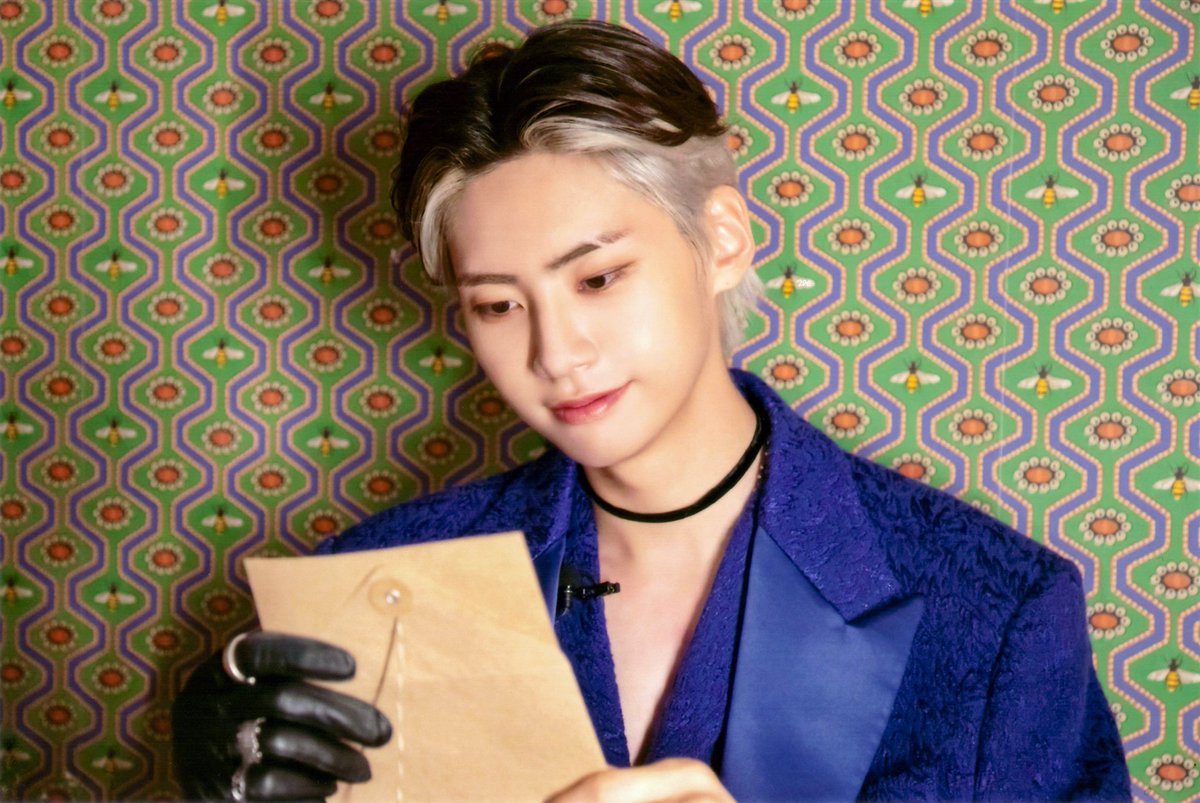 g_jin608_22's tweet photo. SHOW26 미스터리 키트 인화사진 스캔본
#이진혁 #LEEJINHYUK 
#브이태양 #SCENE26 #5K https://t.co/TVppbrYVlj