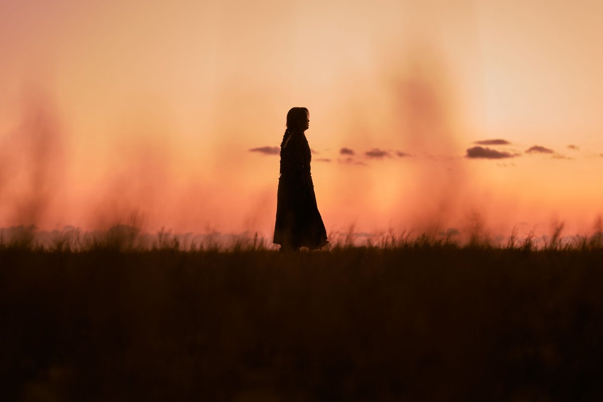 NetflixID's tweet photo. Cakepnya foto-foto dari Kingdom: Ashin of the North yang siap disulap jadi wallpaper, background meeting onlen, atau chat room. Sikat, gaes! Eits, jangan lupa kasih liat screenshot-nya di reply juga ya kalo udah dipake. https://t.co/7QGpSh1bsp