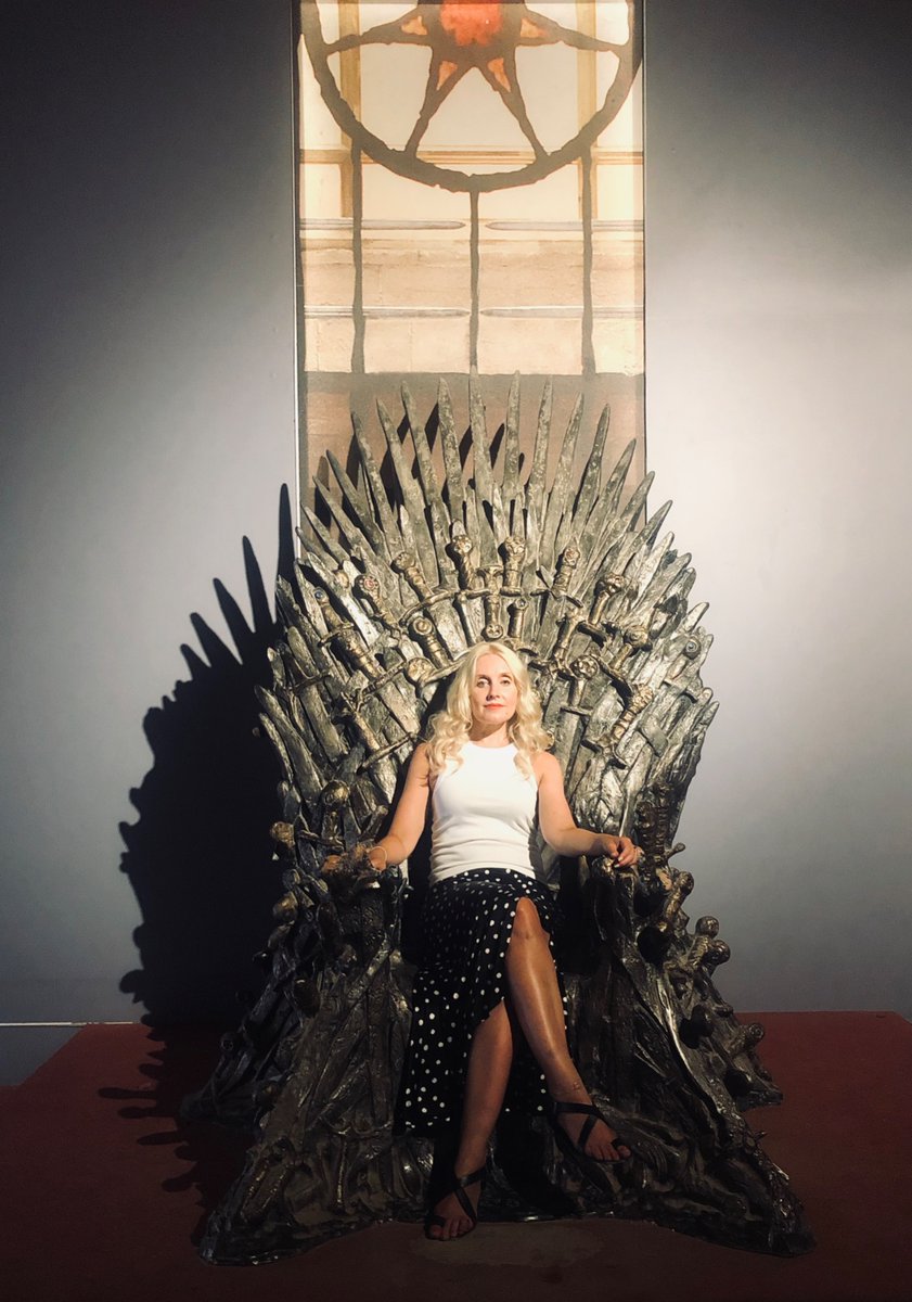 NannaPolonen's tweet photo. #bendtheknee 😆 Greetings from King’s Landing 👑👸🏼

#holidaymode #Westeros #Kingslanding #thiswasfun #ironthrone #suitsme
#GoT #GameOfThrones https://t.co/5HjN9HpzLg