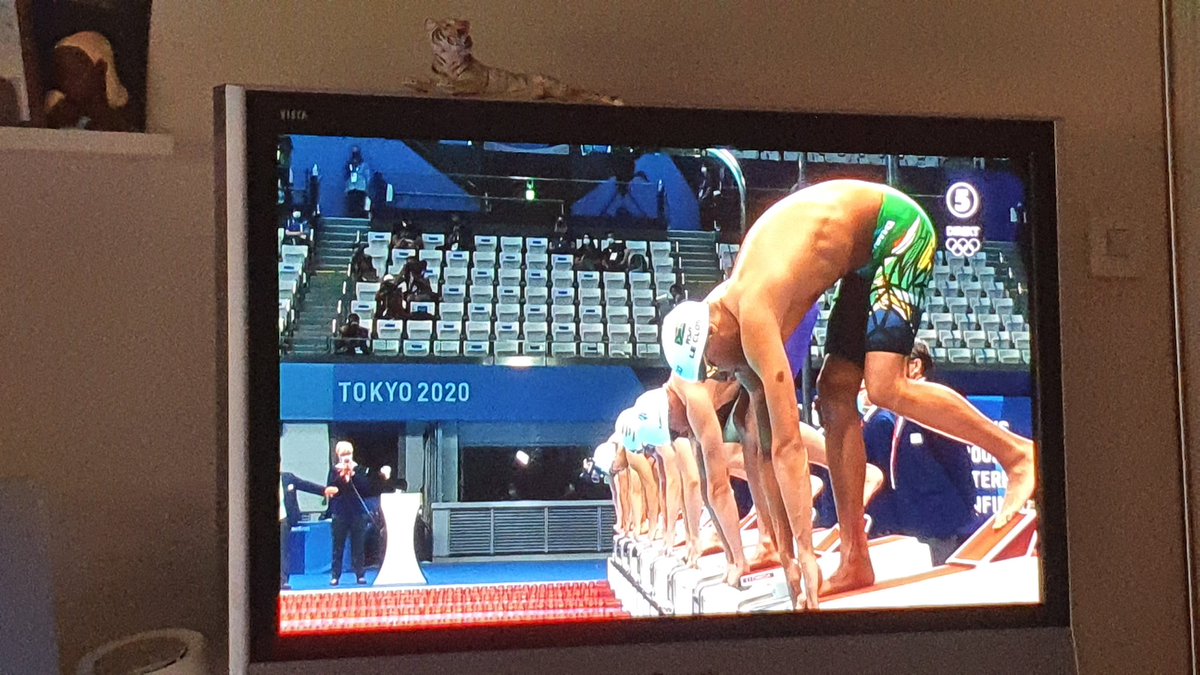 Nu har jag motvilligt betalat för att kunna titta på OS... Det borde vara tillgängligt för alla att kunna se. Hoppas på #PublicSevice #Olympics2024.