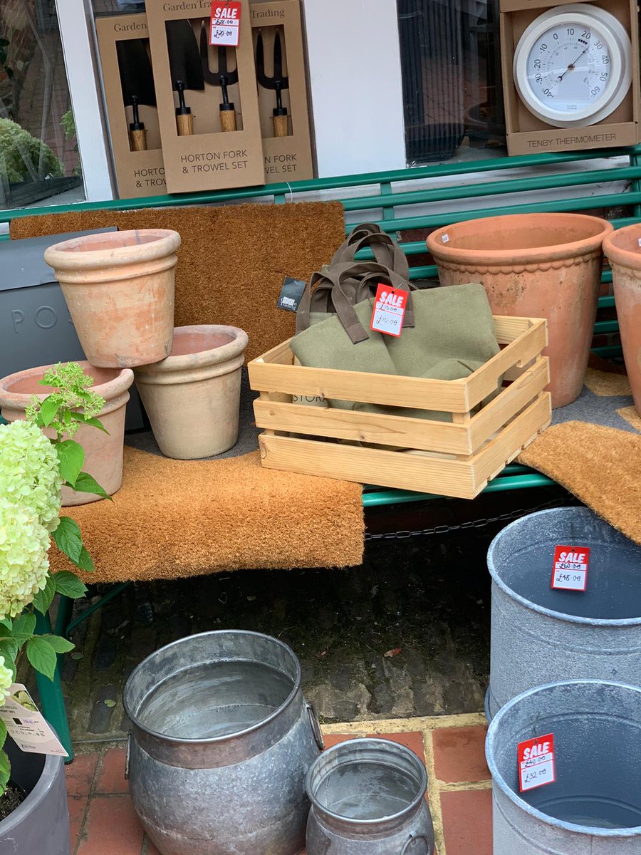 MoutanFlowers's tweet image. ** SUMMER SALE ** Shop our sale items at Moutan Farnham!  We have some wonderful items for sale just perfect for your summer garden. Furniture, pots &amp;amp; planters, gardening tools and accessories....
We're open 10am-4pm, Borelli Yard, Farnham.
#summersale #moutan #farnham