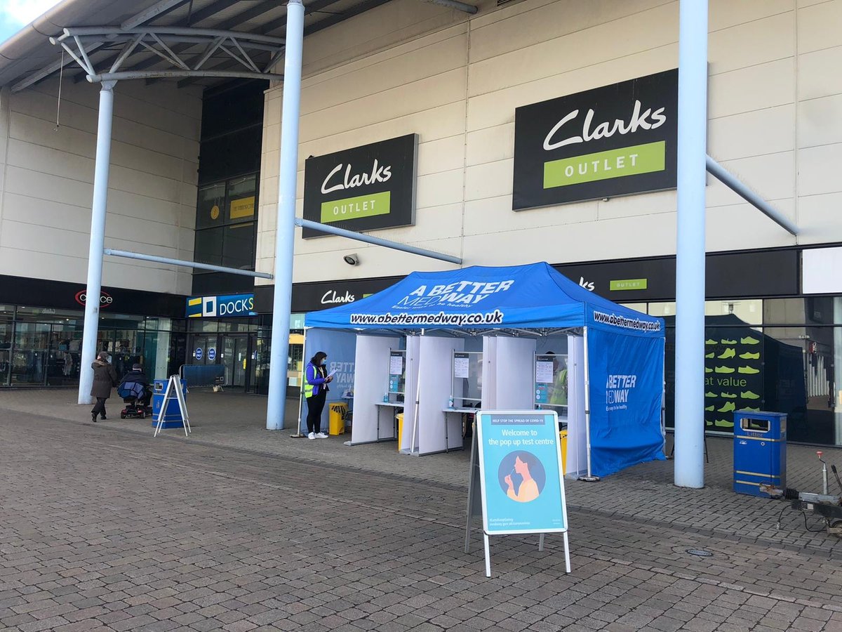 medway_council's tweet image. Stop by one of our symptom-free, walk-in test centres running today:

📍 Gillingham High St (Junction with Green St): 9am to 5pm
📍 Dockside Shopping Centre (Outside Main Entrance): 10am to 6pm

#LetsGetTested