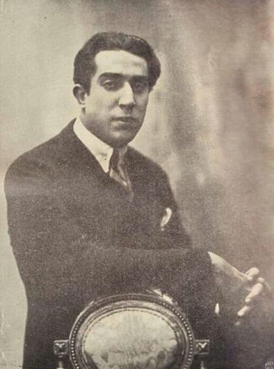 100 صوره.. يوسف وهبي عميد المسرح العربي للتفاصيل..