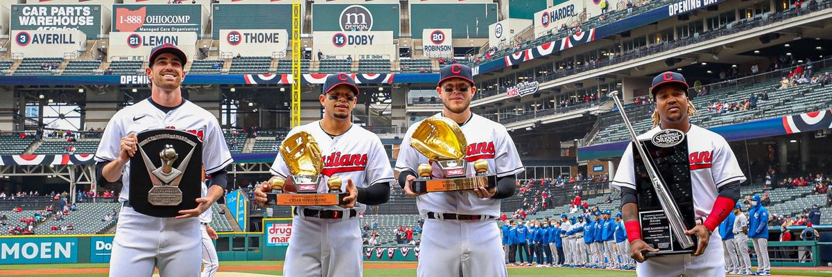 dead__rooster's tweet photo. ⚾️ L'équipe de baseball de Cleveland devient les Guardians avec en bande son *Little Black Submarines* des Black Keys et la voix de Tom Hanks. L'Ohio serait donc cool ? https://t.co/VQYcyL9xWa https://t.co/RBEutjOpA8
