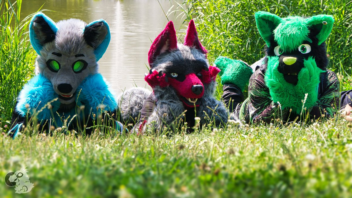 Take a rest at the water in the heat 🌊💦

fursuiter: <a href="/MikTheFurry/">Mik</a> <a href="/MercedesLenaya/">Mercedes Lenaya</a> , AGU 

camera: sony a6000
lens: 16-50mm

#furry #fursuit #furryfandom