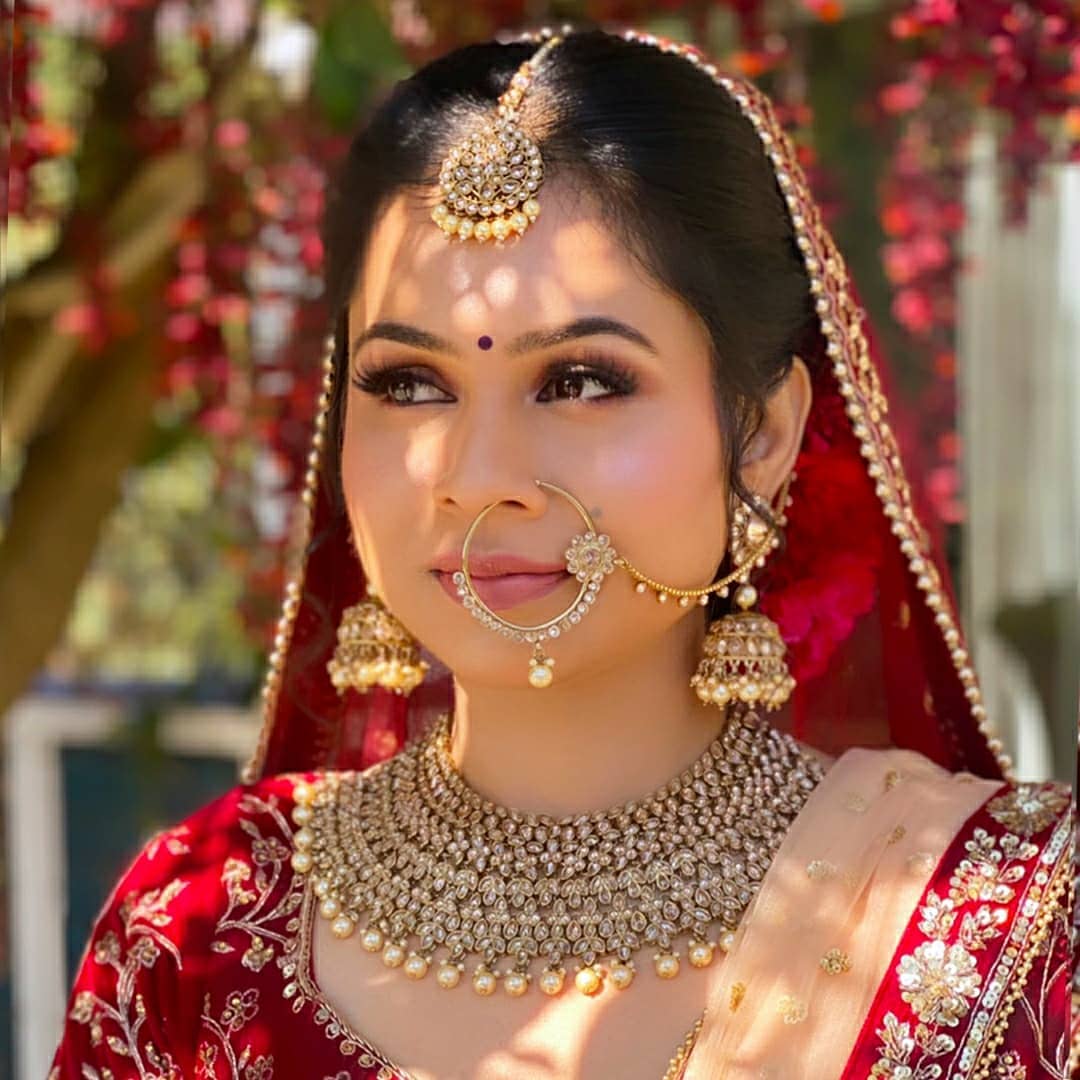 JunejaSohni's tweet photo. Gave our bride a soft dewy look with complimenting rosy lips and soft blush cheeks captured with finesse❣️✨

https://t.co/TxvMLYTDSe https://t.co/g2YrATH8th