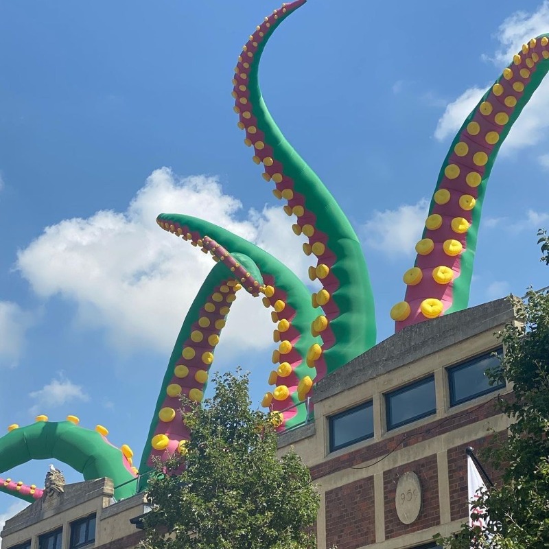 tweetinexeter's tweet photo. RT: @bedigikind
What a fun display by @archesfests Make sure you @VisitWorcester this week to experience the ‘SameButDifferent’ #Worcester #arts #festivals
What new and exciting events are happening in your #localtown? Tag us at #BeDigikind in and we will feature you. https://t.co/OJeXB86mam
